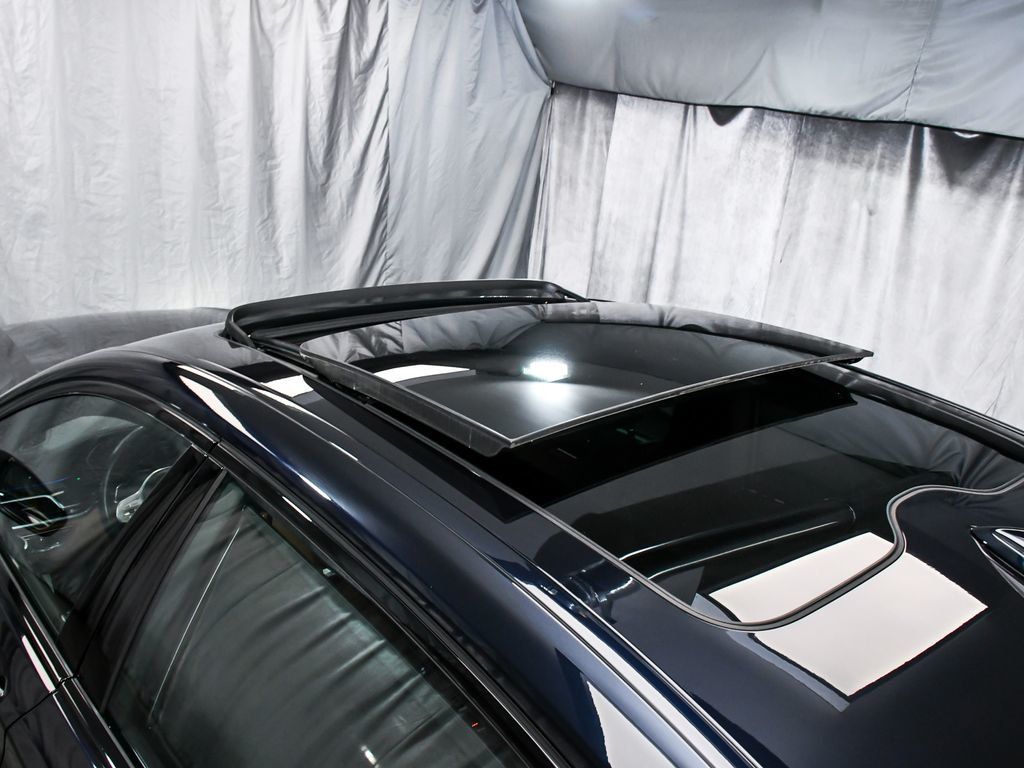 BMW 7 Series photo 89