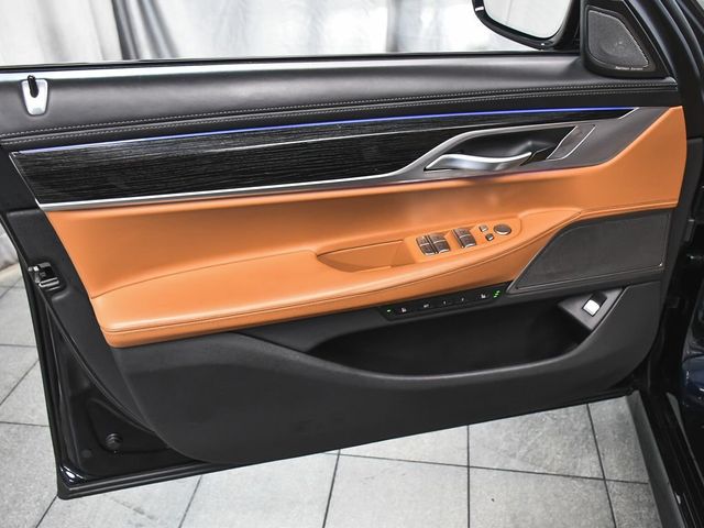 2022 BMW 7 Series 750i xDrive - 23011154 - 8