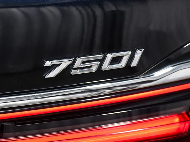 2022 BMW 7 Series 750i xDrive - 23011154 - 98