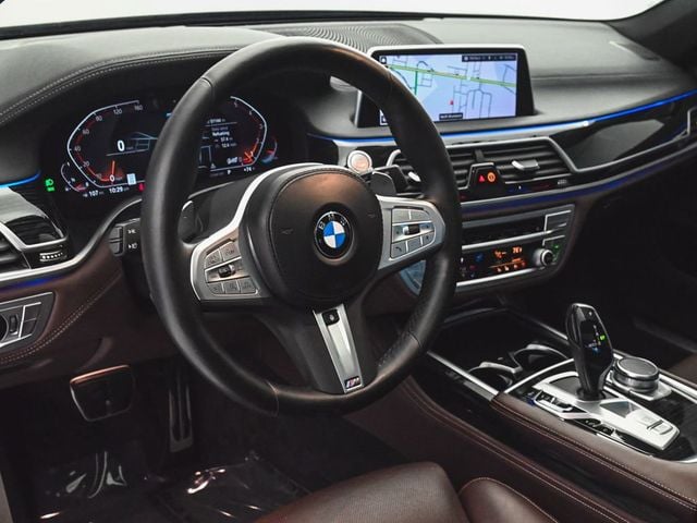 2022 BMW 7 Series 750i xDrive - 23050633 - 11