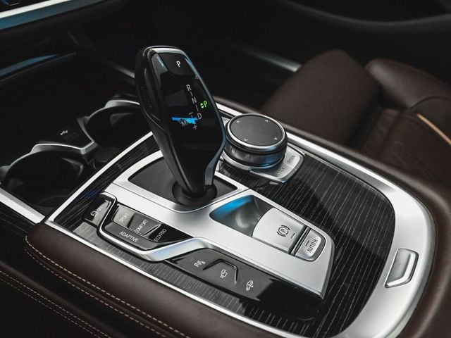 2022 BMW 7 Series 750i xDrive - 23050633 - 24