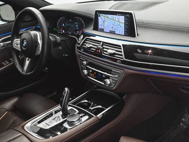 2022 BMW 7 Series 750i xDrive - 23050633 - 35