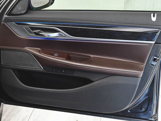 2022 BMW 7 Series 750i xDrive - 23050633 - 8