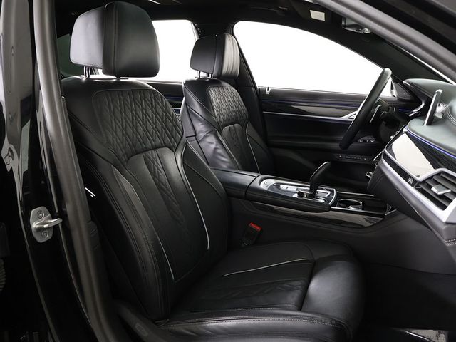 2022 BMW 7 Series 750i xDrive - 23024859 - 38
