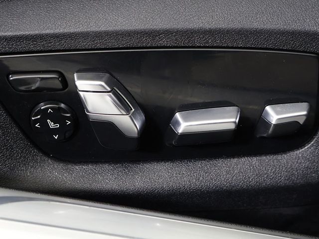 2022 BMW 7 Series 750i xDrive - 23024859 - 44