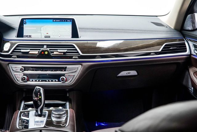 2022 BMW 7 Series 750i xDrive - 23052968 - 17