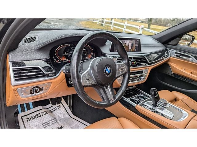 2022 BMW 7 Series 750i photo 18