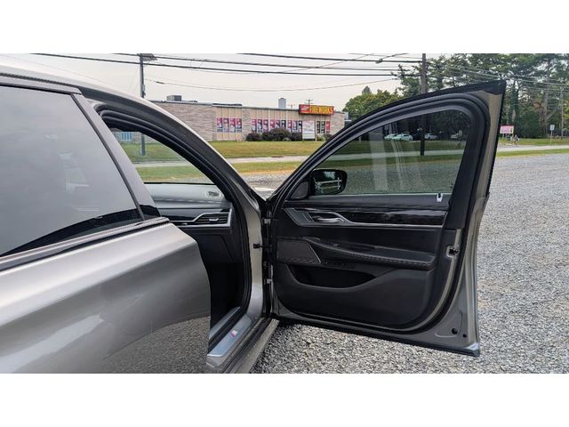 2022 BMW 7 Series 750i xDrive - 22926520 - 10