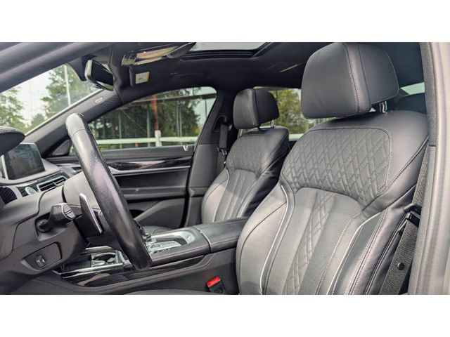2022 BMW 7 Series 750i xDrive - 22926520 - 14
