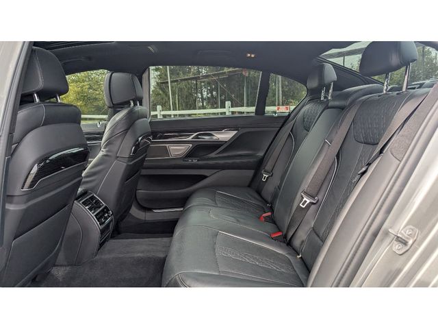 2022 BMW 7 Series 750i xDrive - 22926520 - 17