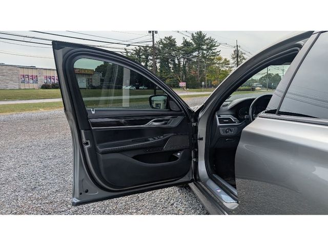 2022 BMW 7 Series 750i xDrive - 22926520 - 8