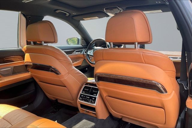 2022 BMW 7 Series 750i xDrive - 23053810 - 14