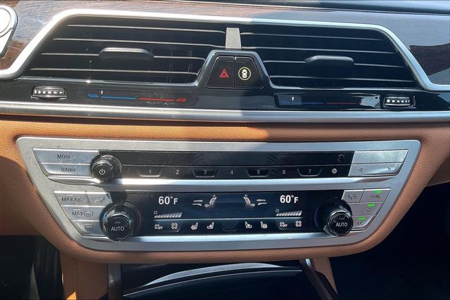 2022 BMW 7 Series 750i xDrive - 23053810 - 24