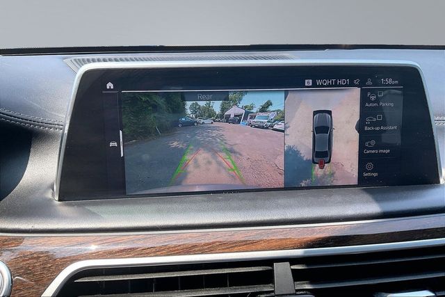 2022 BMW 7 Series 750i xDrive - 23053810 - 26