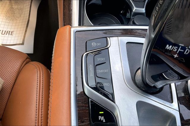 2022 BMW 7 Series 750i xDrive - 23053810 - 27