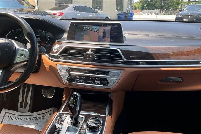 2022 BMW 7 Series 750i xDrive - 23053810 - 31
