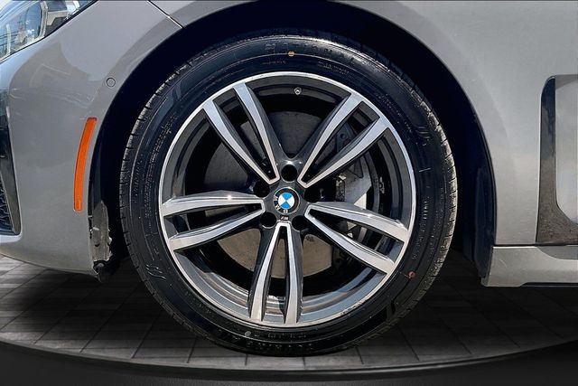 2022 BMW 7 Series 750i xDrive - 23053810 - 37