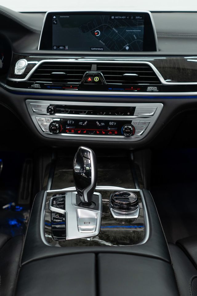 2022 BMW 7 Series 750i xDrive - 22929292 - 31