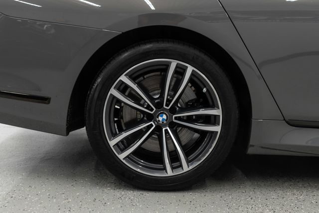 2022 BMW 7 Series 750i xDrive - 22929292 - 49