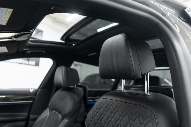 2022 BMW 7 Series 750i xDrive - 22929292 - 7