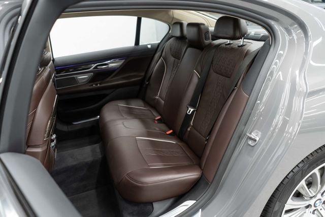 2022 BMW 7 Series 750i xDrive - 23038141 - 13
