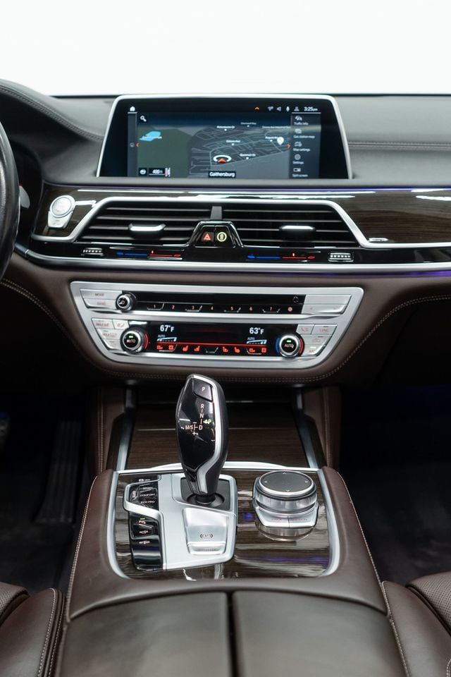 2022 BMW 7 Series 750i xDrive - 23038141 - 22
