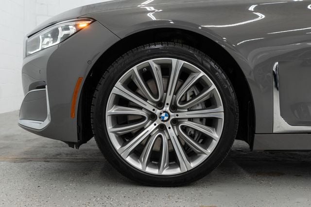 2022 BMW 7 Series 750i xDrive - 23038141 - 39