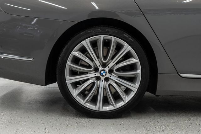 2022 BMW 7 Series 750i xDrive - 23038141 - 41