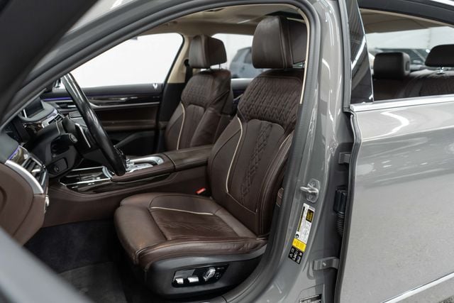 2022 BMW 7 Series 750i xDrive - 23038141 - 7