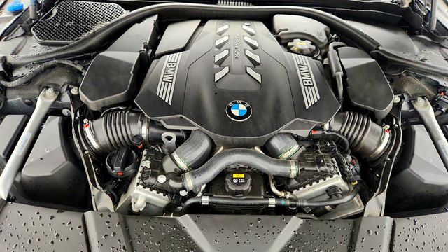 2022 BMW 7 Series 750i xDrive w/ Twin-Turbo V8 Engine & Executive Luxury Features - 22997944 - 27