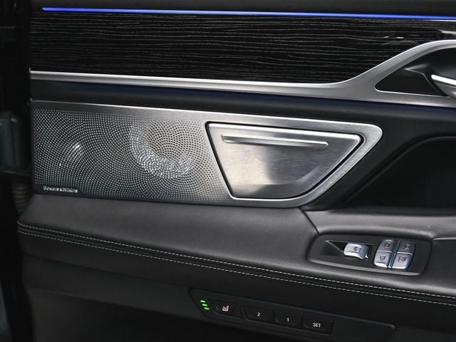 2022 BMW 7 Series M760i - 23064857 - 18