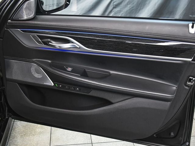 2022 BMW 7 Series M760i - 23064857 - 20