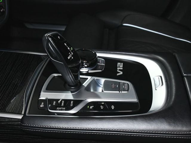 2022 BMW 7 Series M760i - 23064857 - 55