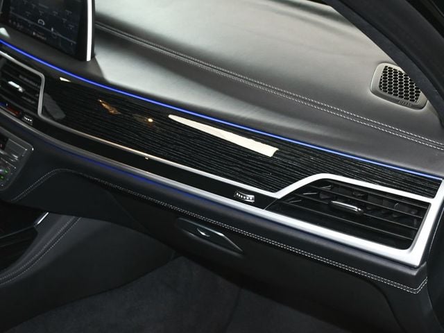 2022 BMW 7 Series M760i - 23064857 - 76