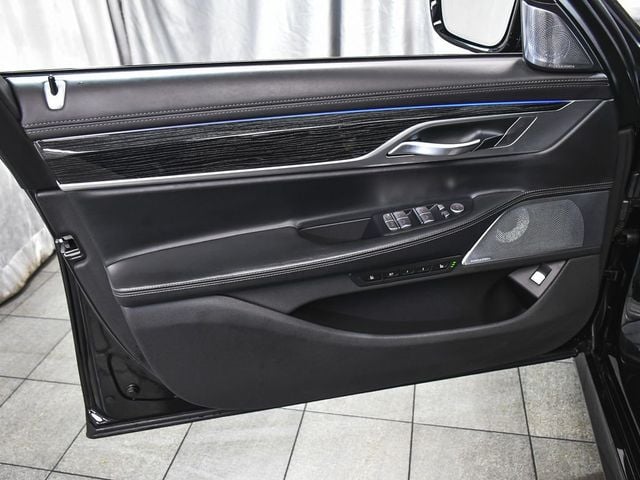 2022 BMW 7 Series M760i - 23064857 - 8