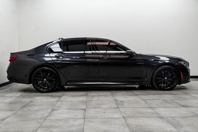 2022 BMW 7 Series M760i xDrive - 22976044 - 9