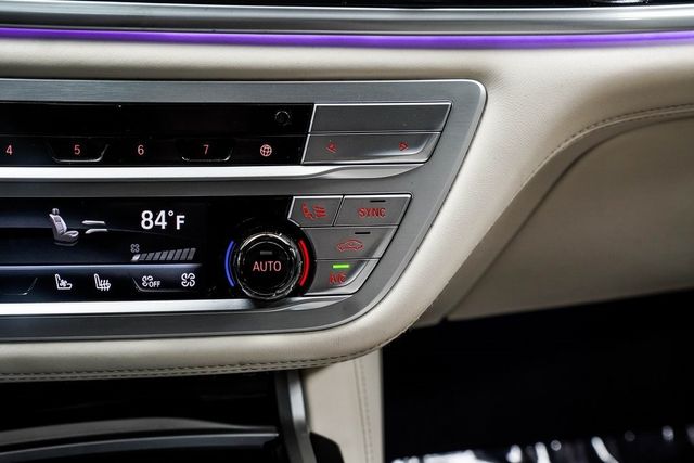 2022 BMW 7 Series M760i xDrive - 22976044 - 24