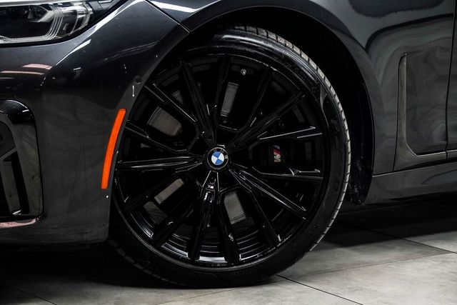2022 BMW 7 Series M760i xDrive - 22976044 - 2