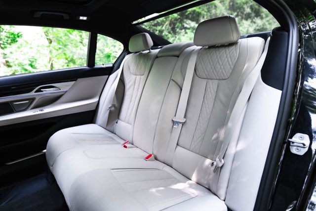 2022 BMW 7 Series MSRP$117995/AutobahnPkg/ExecutivePkg/M-SportPkg/360Camera/NAV - 23069391 - 17