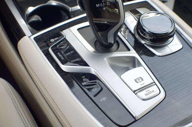 2022 BMW 7 Series MSRP$118640/DrivingAssistanceProPkg/M-SportPkg/ExecutivePkg/NAV - 22999606 - 29