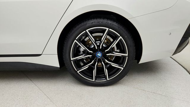 2022 BMW i4 eDrive40 Gran Coupe with M Sport & Parking Assistance Packages - 22944262 - 8