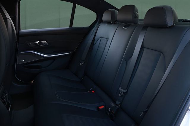 2022 BMW M3 Base - 23042671 - 26