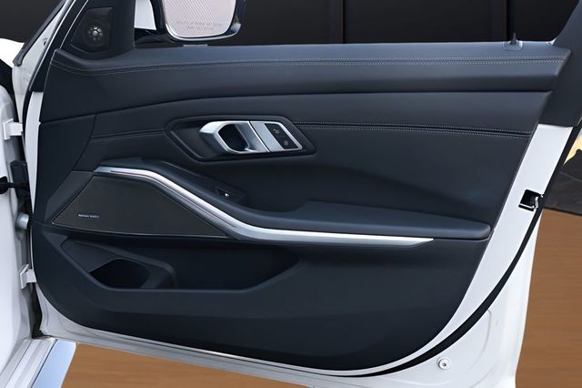 2022 BMW M3 Base - 23042671 - 33