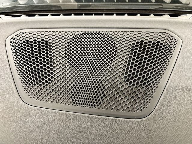 2022 BMW M4 Competition xDrive Convertible - 22963707 - 26