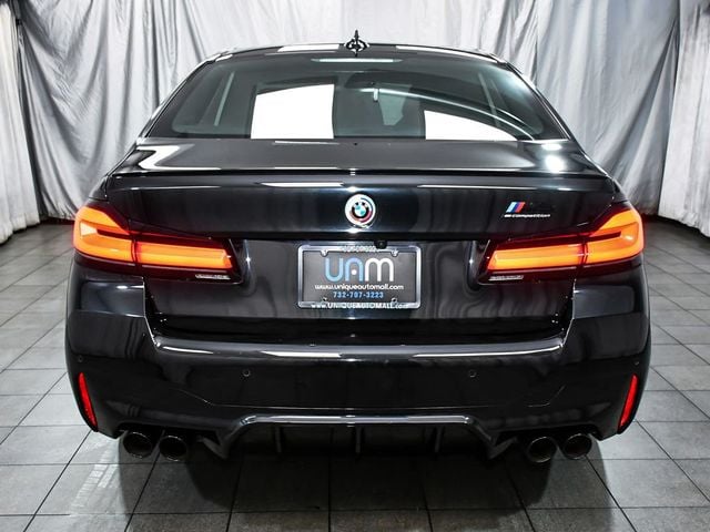 2022 BMW M5 -'s photo