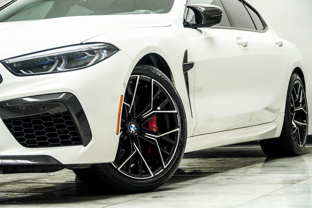 BMW M8 photo 3