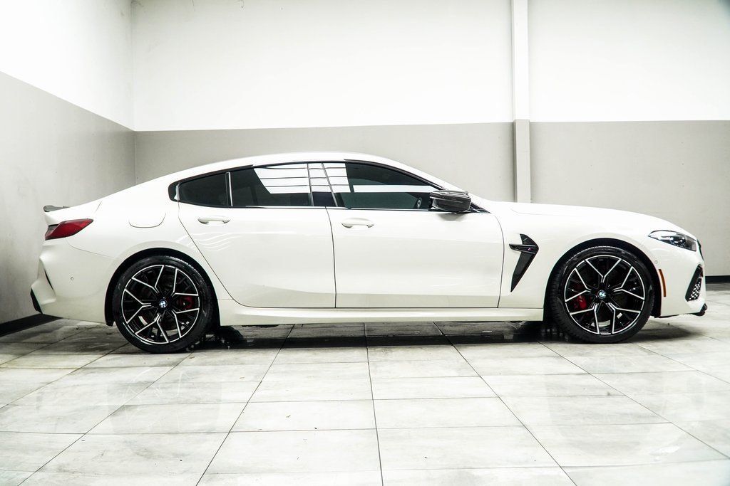 BMW M8 photo 7