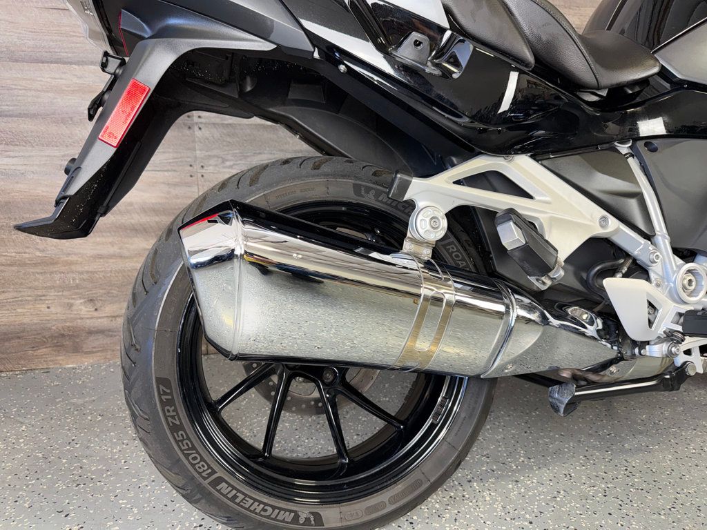 2022 BMW R 1250 RT SUPER CLEAN! - 23047460 - 9