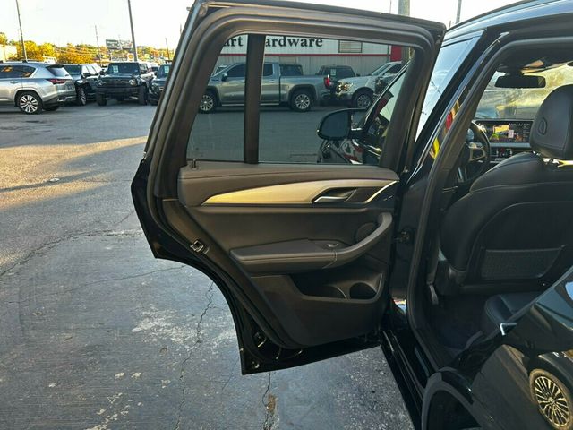 2022 BMW X3 LocalTrade/M-40i/ParkingAssistancePkg/PanoramicRoof/NAV - 22940009 - 11