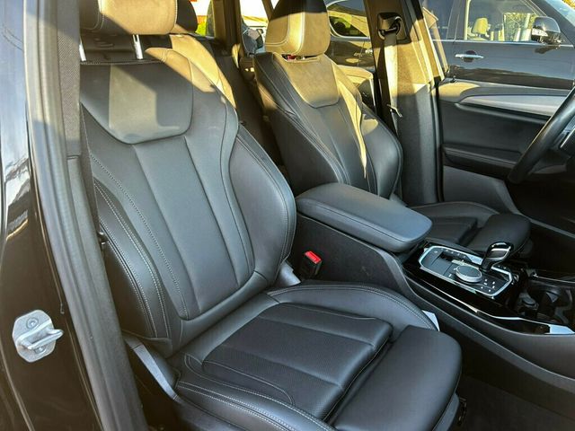 2022 BMW X3 LocalTrade/M-40i/ParkingAssistancePkg/PanoramicRoof/NAV - 22940009 - 21